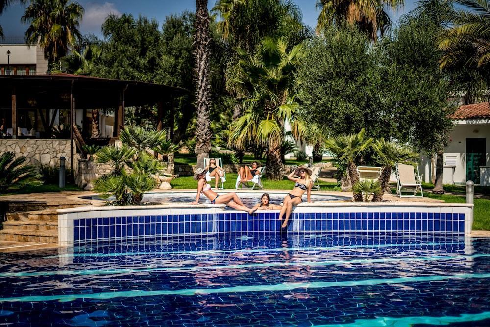 Citta Bianca Country Resort Ostuni Exterior photo